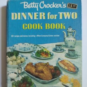 VINTAGE COOK BOOK - Betty Crocker Dinner for Two 1958